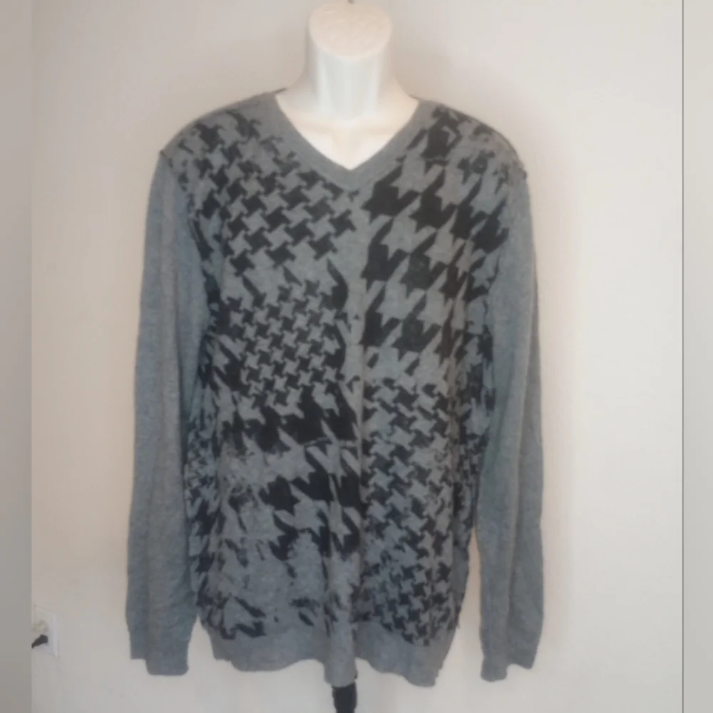 Public Opinion Gray and Black Houndstooth 100% Cashmere  Men SweaterZs XL